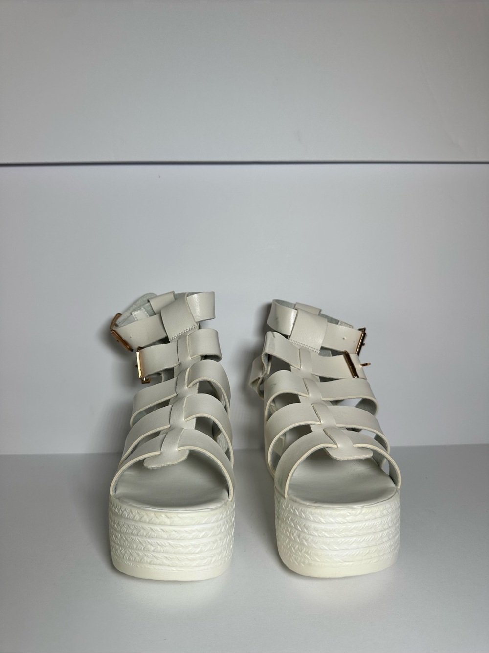 Source Unknown White Strappy Platform Sandals with Gold Buckles
